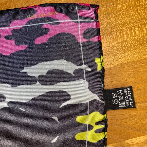 FEFE pocket square - Picture 3 of 5
